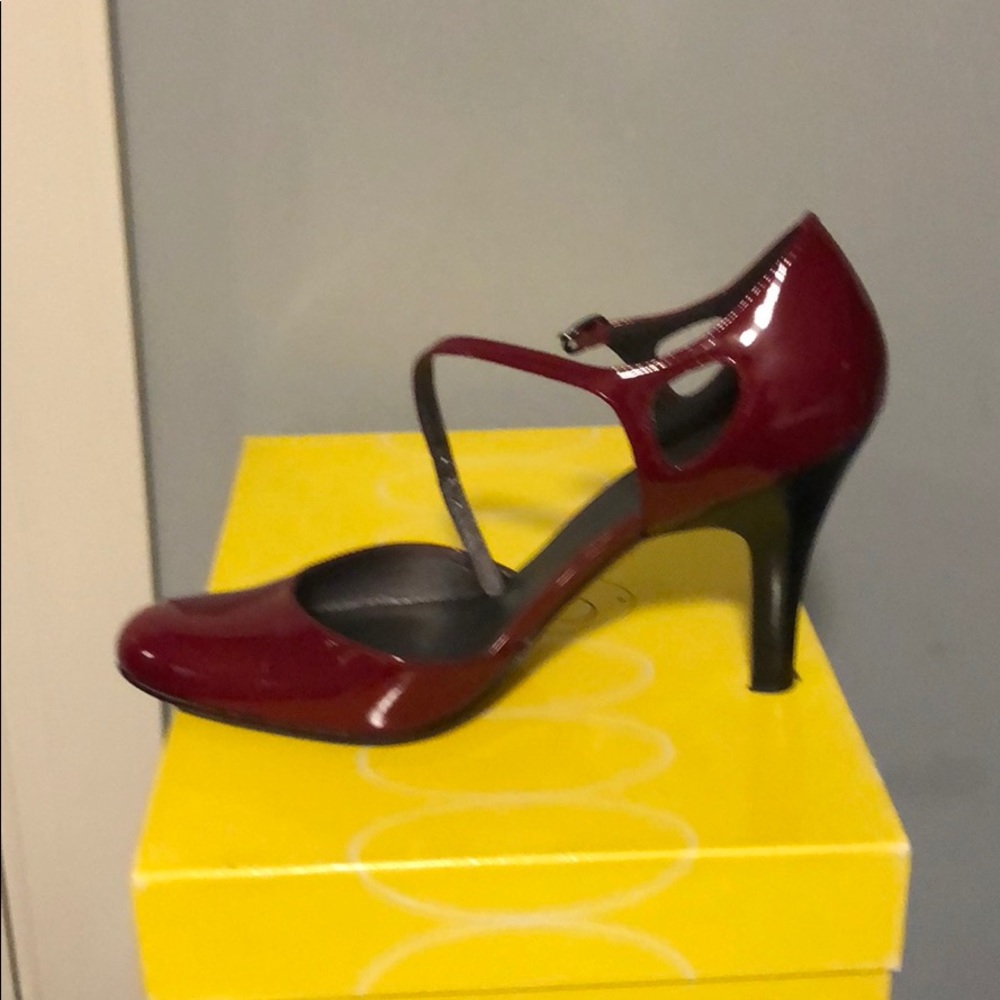 Shoes - Picture 3 of 3